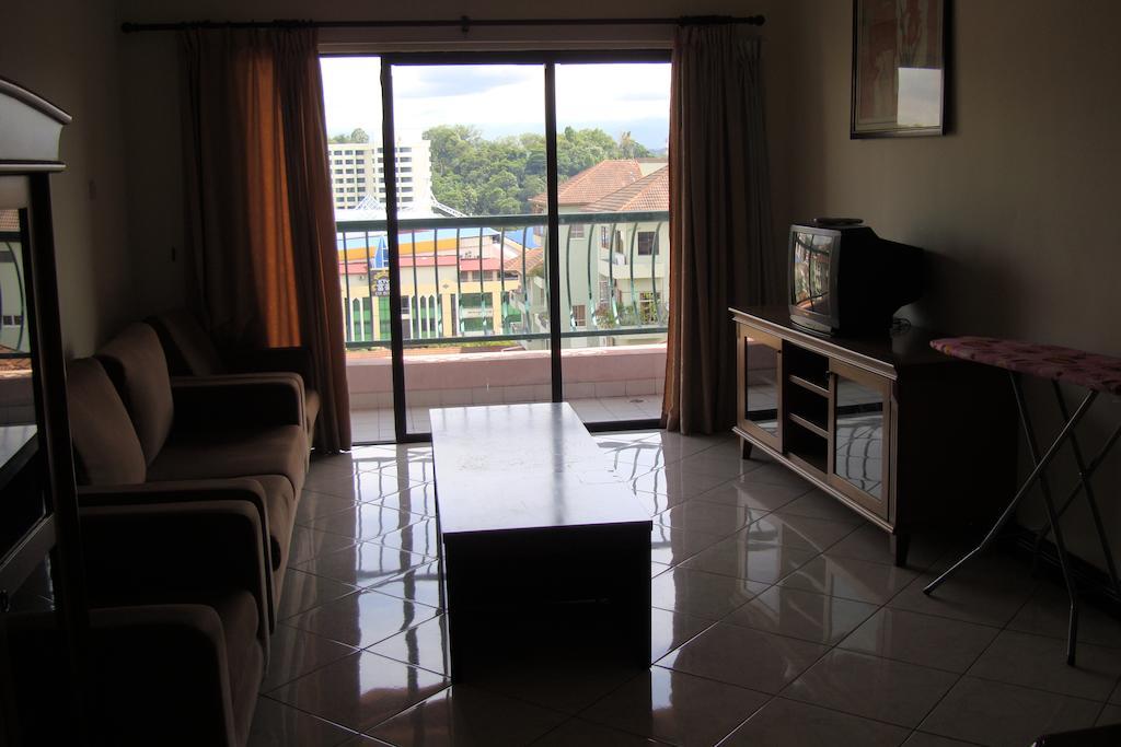 Dorcas Service Apartment - Marina Court Kota Kinabalu Exterior foto